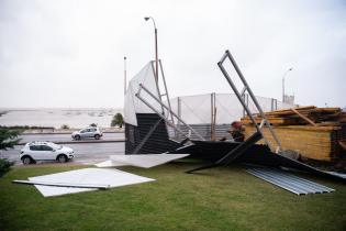 Servicio de Convivencia Departamental realiza relevamiento de daños causados por el temporal en Montevideo, 17 de mayo de 2022