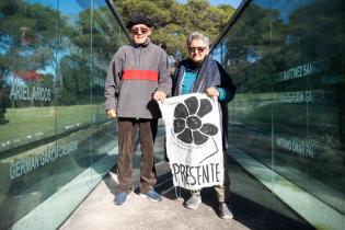 Homenaje a personas detenidas desaparecidas durante la última dictadura en el Memorial de los Detenidos Desaparecidos 