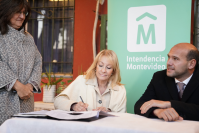 Firma de convenio entre la Intendencia de Montevideo y el MIDES en el marco del Programa Calle