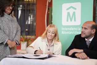 Firma de convenio entre la Intendencia de Montevideo y el MIDES en el marco del Programa Calle Firma de convenio entre la Intendencia de Montevideo y el MIDES en el marco del Programa Calle