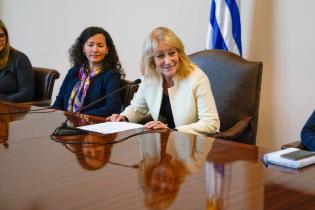 Firma de convenio entre la Intendencia de Montevideo y la Organización Internacional de las Migraciones Firma de convenio entre la Intendencia de Montevideo y la Organización Internacional de las Migraciones