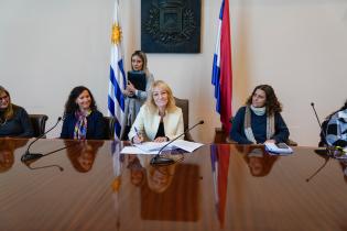 Firma de convenio entre la Intendencia de Montevideo y la Organización Internacional de las Migraciones