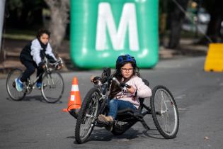 Celebración del Día Mundial de la Bicicleta en el Velódromo Municipal de Montevideo