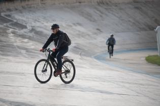 Celebración del Día Mundial de la Bicicleta en el Velódromo Municipal de Montevideo