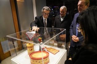 Inauguración de exposición de objetos de artesanía tradicional rusa e íconos ortodoxos en el MuHAr