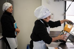 Camión de Cocina Uruguay en la UTU de Los Céspedes Camión de Cocina Uruguay en la UTU de Los Céspedes, 20 de junio de 2022