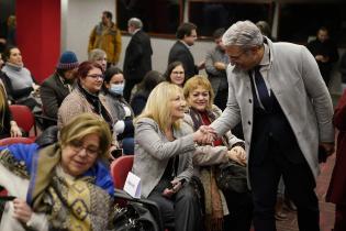 Entrega de diplomas ProCes a funcionarias y funcionarios de la Intendencia de Montevideo Entrega de diplomas ProCes a funcionarias y funcionarios de la Intendencia de Montevideo