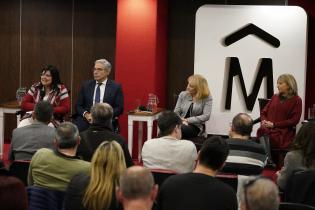 Entrega de diplomas ProCes a funcionarias y funcionarios de la Intendencia de Montevideo Entrega de diplomas ProCes a funcionarias y funcionarios de la Intendencia de Montevideo