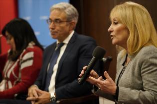 Entrega de diplomas ProCes a funcionarias y funcionarios de la Intendencia de Montevideo Entrega de diplomas ProCes a funcionarias y funcionarios de la Intendencia de Montevideo