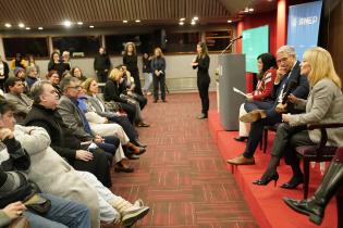 Entrega de diplomas ProCes a funcionarias y funcionarios de la Intendencia de Montevideo Entrega de diplomas ProCes a funcionarias y funcionarios de la Intendencia de Montevideo