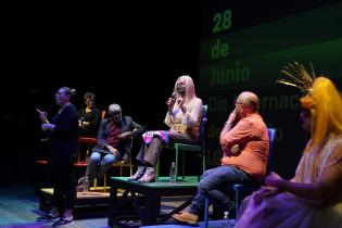 Conversatorio «Día internacional del orgullo LGBT+: el camino de la lucha» en el teatro Solís  