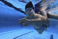 Clase de natacion del Programa de atención a personas con discapacidad