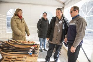 Autoridades de la división Desarrollo Económico recorren la Feria de Emprendimientos  