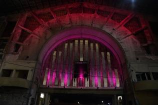 Iluminación de la fachada del Modelo Abierto por Mes de la Diversidad Iluminación de la fachada del Modelo Abierto por Mes de la Diversidad
