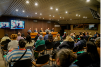 Charla para emprendedores en la sala Dorada de la Intendencia de Montevideo