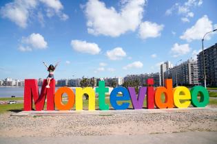 Intervención temática en el cartel de Montevideo en Kibón en el marco del Mes de la Diversidad Intervención temática en el cartel de Montevideo en Kibón en el marco del Mes de la Diversidad