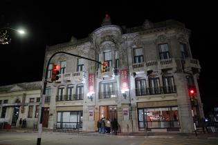 Función de estreno de "Esperando la carroza" por la Comedia Nacional en el teatro Macció de San José Función de estreno de "Esperando la carroza" por la Comedia Nacional en el teatro Macció de San José