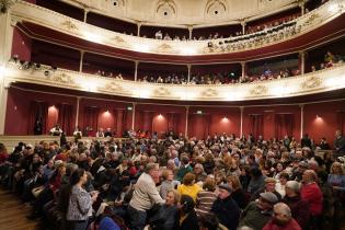 Función de estreno de "Esperando la carroza" por la Comedia Nacional en el teatro Macció de San José