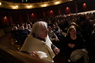 Función de estreno de "Esperando la carroza" por la Comedia Nacional en el teatro Macció de San José Función de estreno de "Esperando la carroza" por la Comedia Nacional en el teatro Macció de San José