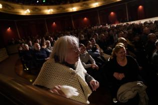 Función de estreno de "Esperando la carroza" por la Comedia Nacional en el teatro Macció de San José