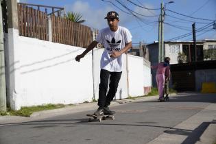 Escuela de skate en el centro juvenil La tortuga Cuadrada en el marco del Plan ABC + Deporte y Cultura Escuela de skate en el centro juvenil La tortuga Cuadrada en el marco del Plan ABC + Deporte y Cultura