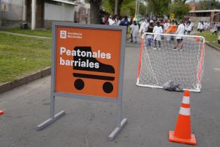 Peatonal barrial en el barrio Municipal