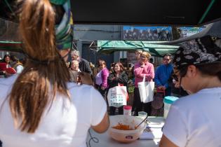 Taller de Cocina Uruguay en la feria de la calle Emilio Romero y Avda. Agraciada Taller de Cocina Uruguay en la feria de la calle Emilio Romero y Avda. Agraciada