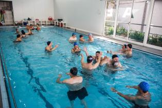 Clase de hidrogimnasia para personas mayores en el Club Tabaré Clase de hidrogimnasia para personas mayores en el Club Tabaré, 05 de octubre de 2022