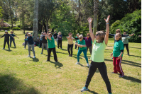 Clase de gimnasia para personas mayores en el Espacio Barradas, 5 de octubre de 2022