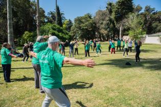 Clase de gimnasia para personas mayores en el Espacio Barradas, 5 de octubre de 2022