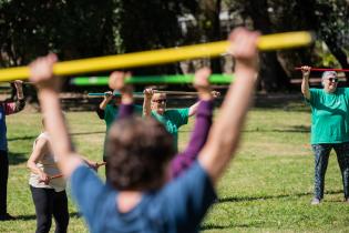 Clase de gimnasia para personas mayores en el Espacio Barradas, 5 de octubre de 2022