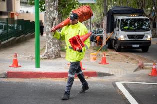 Inauguración de semáforo en la intersección de las calles Larravide y José Antonio Cabrera