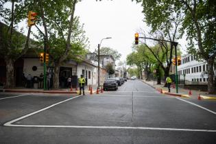 Inauguración de semáforo en la intersección de las calles Larravide y José Antonio Cabrera