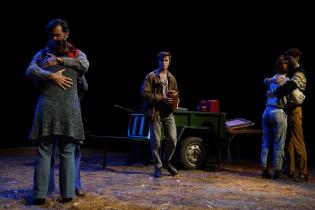 Ensayo general de "El salto de Darwin" en la sala Zavala Muniz Ensayo general de "El salto de Darwin" en la sala Zavala Muniz