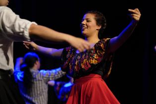 Jornada de danza de Movida Joven en el teatro El Tinglado Jornada de danza de Movida Joven en el teatro El Tinglado