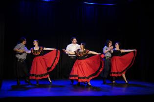 Jornada de danza de Movida Joven en el teatro El Tinglado Jornada de danza de Movida Joven en el teatro El Tinglado