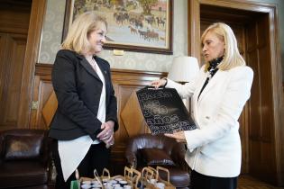 Reunión de la intendenta Carolina Cosse con la vicepresidenta Beatriz Argimon Reunión de la intendenta Carolina Cosse con la vicepresidenta Beatriz Argimon