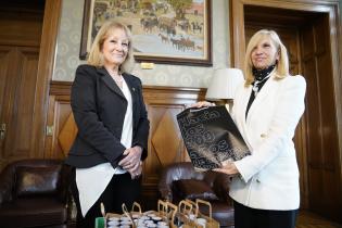 Reunión de la intendenta Carolina Cosse con la vicepresidenta Beatriz Argimon Reunión de la intendenta Carolina Cosse con la vicepresidenta Beatriz Argimon