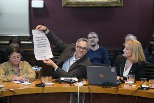 Reunión de la intendenta Carolina Cosse con el CDC de la UDELAR Reunión de la intendenta Carolina Cosse con el CDC de la UDELAR