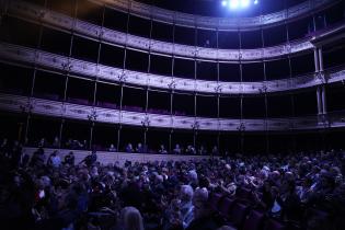 Encuentro hacia los 300 años de Montevideo en el teatro Solís