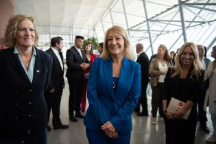 Intendenta Carolina Cosse participa en evento por llegada del trofeo de la copa mundial FIFA a Uruguay, 28 de octubre de 2022