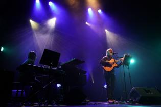 Entrega del Premio Montevideo al músico Daniel Amaro en la Sala Zitarrosa