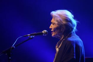 Vera Sienra en el concierto homenaje a Daniel Amaro en la Sala Zitarrosa Vera Sienra en el concierto homenaje a Daniel Amaro en la Sala Zitarrosa