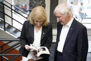 Homenaje a Miguel Aguirre Bayley en la Junta Departamental de Montevideo