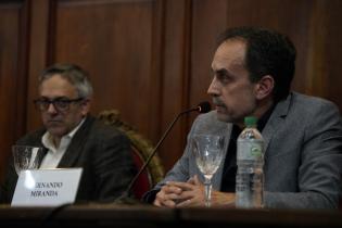 Entrega del título de «Doctor Honoris Causa de la Universidad de la República» al cantautor Sr. Joan Manuel Serrat