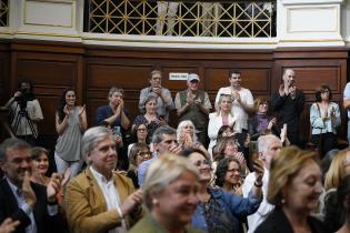 Entrega del título de «Doctor Honoris Causa de la Universidad de la República» al cantautor Sr. Joan Manuel Serrat