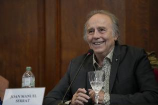 Entrega del título de «Doctor Honoris Causa de la Universidad de la República» al cantautor Sr. Joan Manuel Serrat Entrega del título de «Doctor Honoris Causa de la Universidad de la República» al cantautor Sr. Joan Manuel Serrat