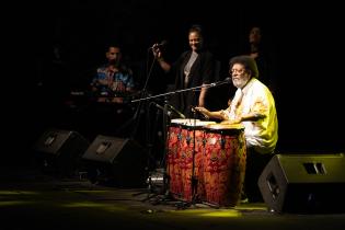 Concierto de Ruben Rada en el Teatro de Verano en el marco de la XXVII Cumbre de Mercociudades en Montevideo 