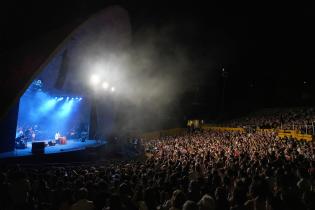 Concierto de Ruben Rada en el Teatro de Verano en el marco de la XXVII Cumbre de Mercociudades en Montevideo 