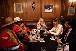 Reunión de la Intendenta Carolina Cosse con el Embajador de Bolivia y los alcaldes de Huarina y Huajata Reunión de la Intendenta Carolina Cosse con el Embajador de Bolivia y los alcaldes de Huarina y Huajata
